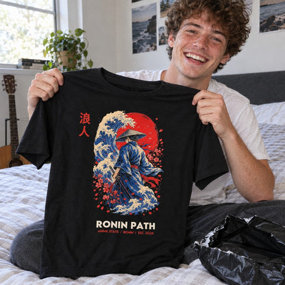 Ronin Path Graphic Tee - 05 h01 holding