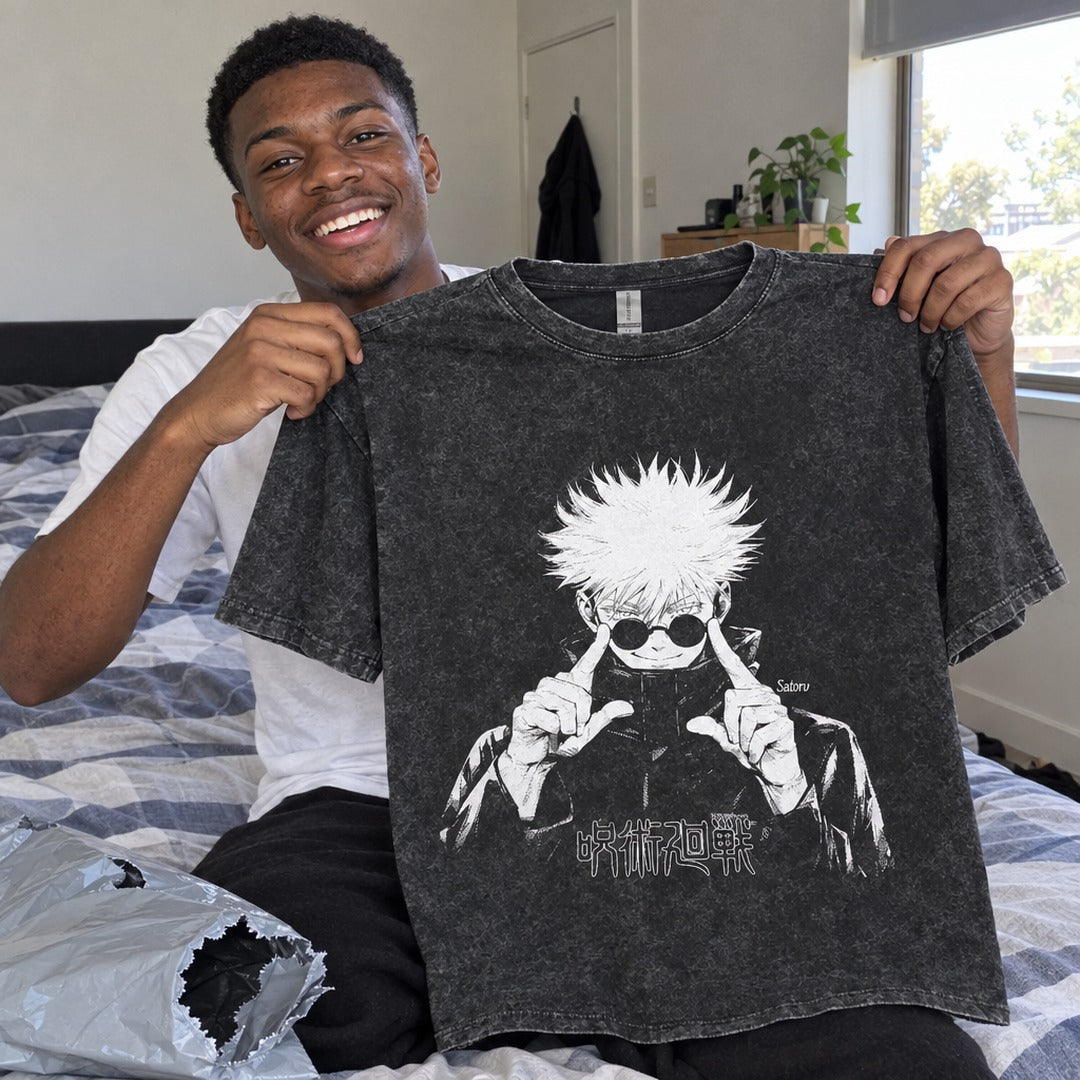 Jujutsu Kaisen Gojo Washed Tee - 06 h01 holding